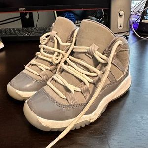 Boys size 11 Jordan’s like new